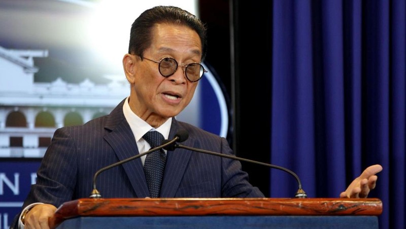 Ông Salvador Panelo, cố vấn pháp luật của Tổng thống Duterte tuyên bố: “Nếu điều tra cho thấy tàu Trung Quốc cố tình đâm chìm tàu cá của Philippines thì có thể xem xét việc cắt đứt quan hệ ngoại giao với Trung Quốc”.