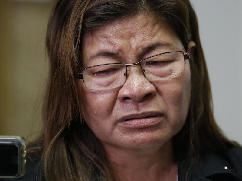 Bà bà Arlinda dela Torre, chủ sở hữu của chiếc tàu đánh cá "FB Gimber1" tại cuộc họp báo Bà bà Arlinda dela Torre, chủ sở hữu của chiếc tàu đánh cá "FB Gimber1" tại cuộc họp báo