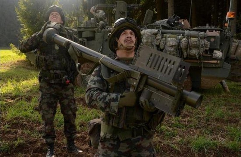 Quân đội Mỹ cải tạo tên lửa vác vai Stinger chuyên tiêu diệt máy bay không người lái tấn công Quân đội Mỹ cải tạo tên lửa vác vai Stinger chuyên tiêu diệt máy bay không người lái tấn công