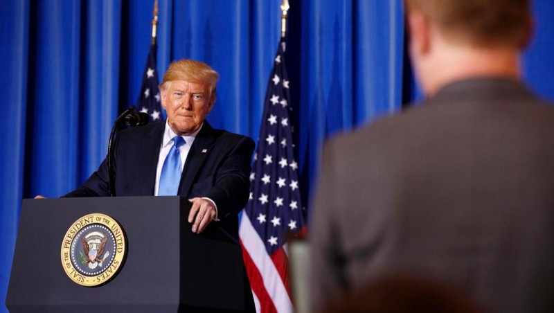 Ông Donald Trump trả lời các câu hỏi của các phóng viên tại cuộc họp báo Ông Donald Trump trả lời các câu hỏi của các phóng viên tại cuộc họp báo