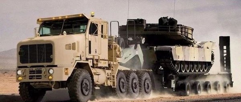 Tập đoàn Oshkosh cũng có tên trong danh sách bởi loại xe vận chuyển thiết bị hạng nặng M1070A1của họ được bán cho Đài Loan Tập đoàn Oshkosh cũng có tên trong danh sách bởi loại xe vận chuyển thiết bị hạng nặng M1070A1của họ được bán cho Đài Loan