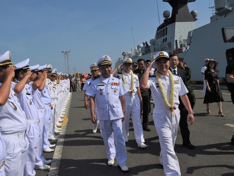 Tướng Trung Quốc Hửa Hải Hoa duyệt đội ngũ hải quân Campuchia ở Ream tháng 1 năm 2019