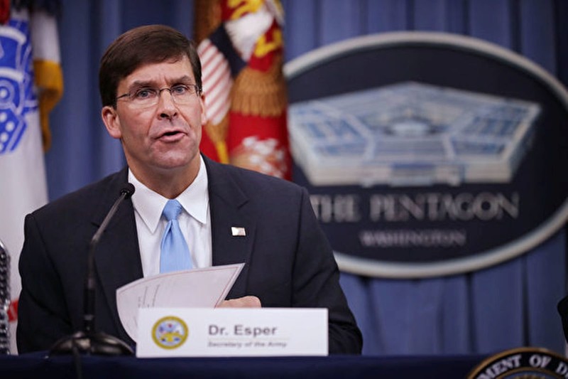 Ông Mark Esper: tuyên bố: “Nếu có bất cứ nước nào muốn sử dụng phương thức hy sinh nước khác để tái sắp xếp lại khu vực này, Mỹ sẽ tuyệt đối không khoanh tay ngồi nhìn”