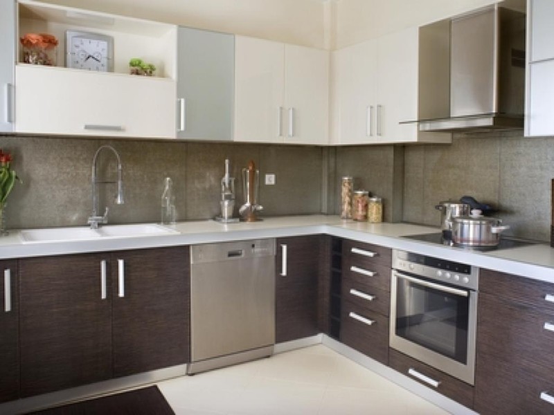 Liên minh tủ nhà bếp Mỹ cho rằng, các nhà sản xuất tủ Trung Quốc được chính phủ trợ cấp trái phép rồi bán tháo vào thị trường Mỹ với giá không công bằng, gây thiệt hại lớn cho các nhà sản xuất Mỹ