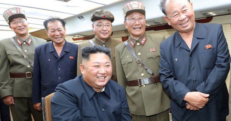 Ông Kim Jong-un bày tỏ hài lòng về kết quả vụ phóng thử loại vũ khí mới Ông Kim Jong-un bày tỏ hài lòng về kết quả vụ phóng thử loại vũ khí mới