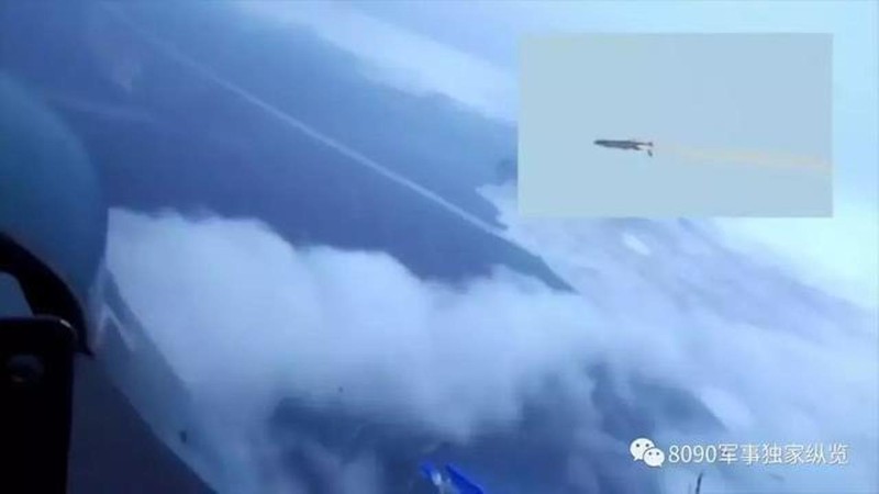 Một tên lửa 9M370 Burevestnik đang trên đường bay Một tên lửa 9M370 Burevestnik đang trên đường bay