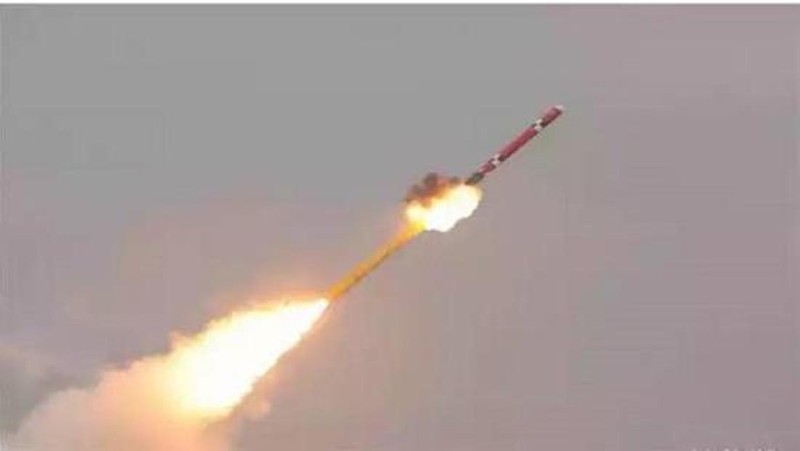 Tên lửa 9M370 Burevestnik cắt tầng đẩy phụ sau khi phóng Tên lửa 9M370 Burevestnik cắt tầng đẩy phụ sau khi phóng