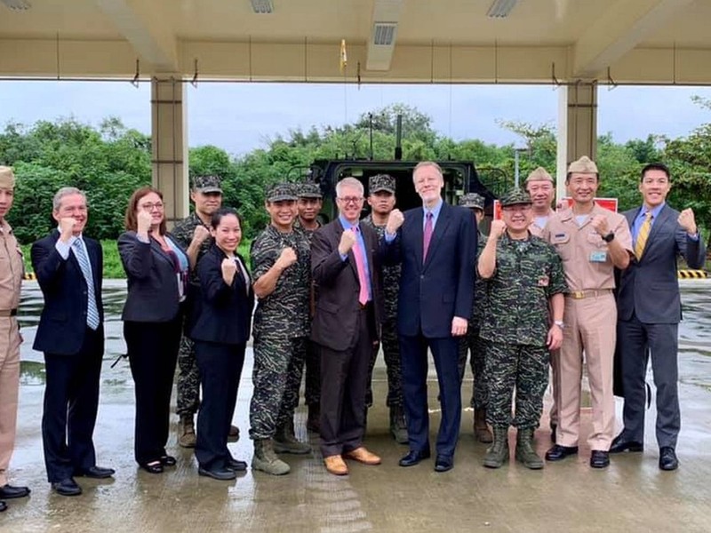 Ông Brent Christensen và đoàn AIT thăm căn cứ hải quân Tả Doanh