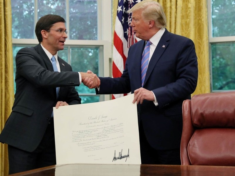 Ngày 23/7/2019, Tổng thống Donald Trump quyết định bổ nhiệm ông Mark Esper làm Bộ trưởng Quốc phòng