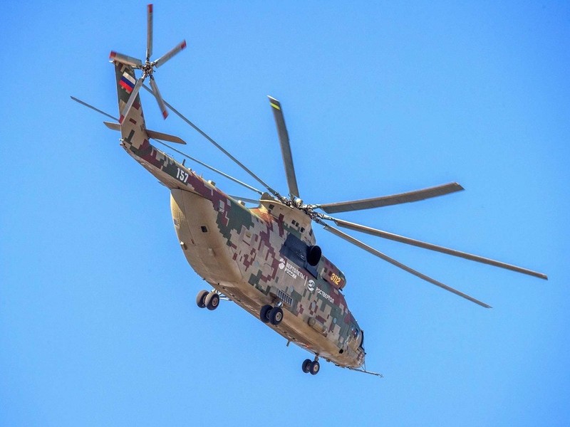 Trực thăng quân sự Mi-26TV2 quân dụng lớn nhất thế giới hiện nay sử dụng động cơ của Motor Sich chế tạo. Ảnh: Đa Chiều Trực thăng quân sự Mi-26TV2 quân dụng lớn nhất thế giới hiện nay sử dụng động cơ của Motor Sich chế tạo. Ảnh: Đa Chiều