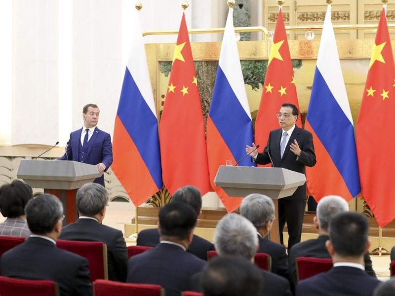 Hai ông Medvedev và Lý Khắc Cường sẽ gặp nhau vào ngày 17/9 tới đây để bàn việc đẩy nhanh sự hợp tác giữa hai bên. Ảnh Đa Chiều Hai ông Medvedev và Lý Khắc Cường sẽ gặp nhau vào ngày 17/9 tới đây để bàn việc đẩy nhanh sự hợp tác giữa hai bên. Ảnh Đa Chiều