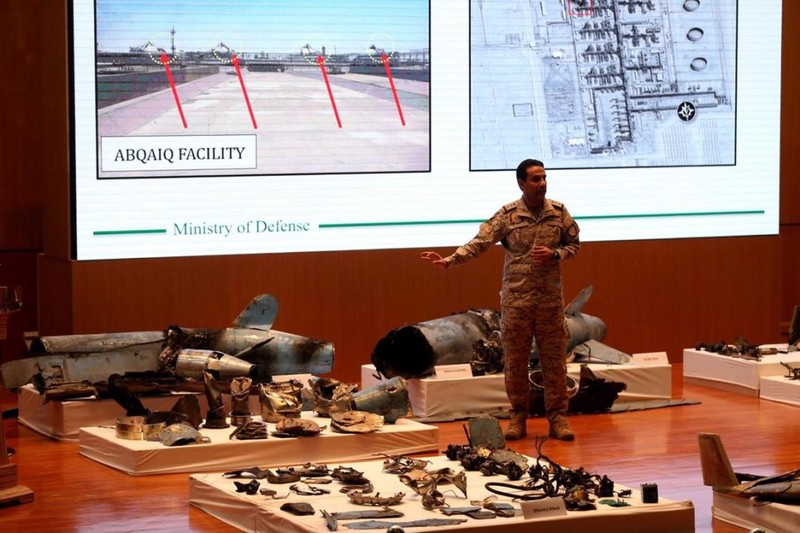 Bộ Quốc phòng Ả rập Saudi trưng bày các mảnh vỡ tên lửa và UAV được dùng để tấn công các mỏ dầu hôm 14/9 Bộ Quốc phòng Ả rập Saudi trưng bày các mảnh vỡ tên lửa và UAV được dùng để tấn công các mỏ dầu hôm 14/9