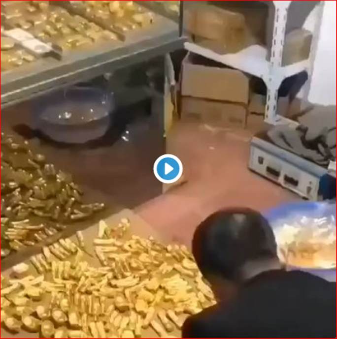 Hình ảnh lan truyền trên mạng về số vàng tìm được ở nhà Trương Kỳ