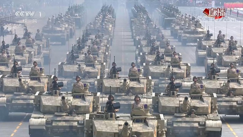 Đội hình xe tăng tham gia diễu binh