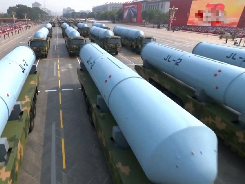 Tên lửa đạn đạo JL-2 phóng từ tàu ngầm