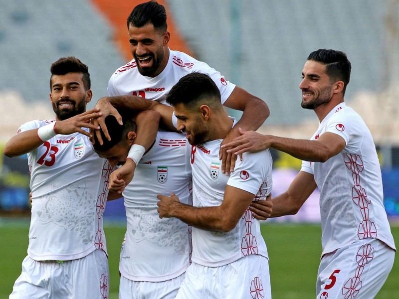 Các cầu thủ Iran ăn mừng sau khi ghi bàn vào lưới đội khách