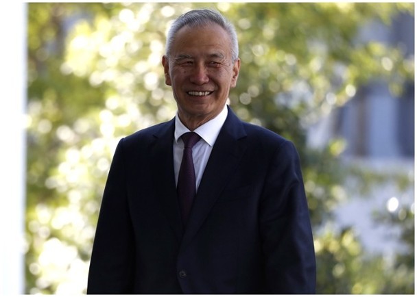 Ông Lưu Hạc tươi cười khi tới Nhà Trắng gặp ông Donald Trump Ông Lưu Hạc tươi cười khi tới Nhà Trắng gặp ông Donald Trump