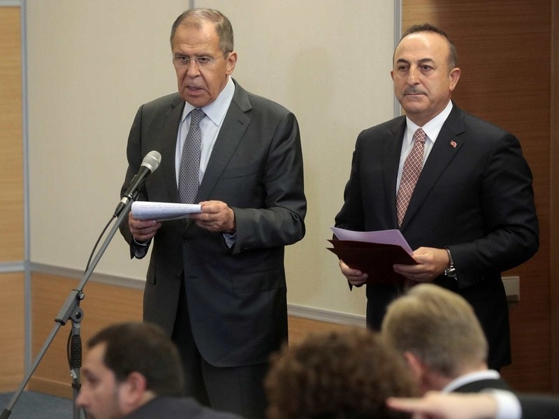 Bộ trưởng Ngoại giao Nga Lavrov đọc nội dung bản thỏa thuận. Bộ trưởng Ngoại giao Nga Lavrov đọc nội dung bản thỏa thuận.