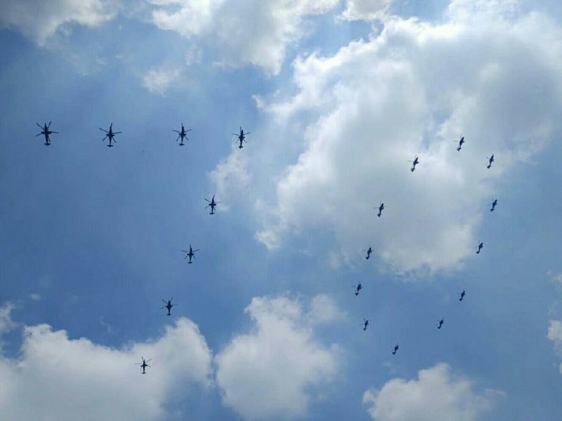 Đội hình trực thăng xếp hình số "70" mà tổ bay bị tử nạn tham gia thực hiện hôm 1/10