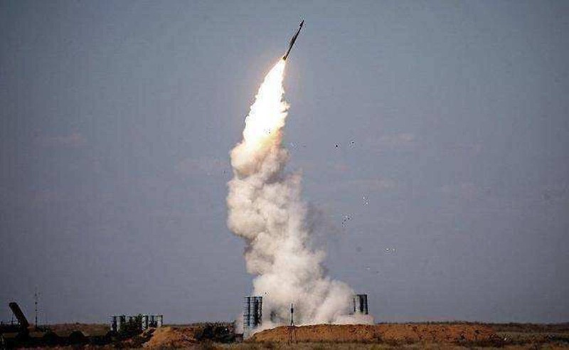 Tên lửa S-300 của Syria lần đầu khai hỏa đã bắn hạ 3 máy bay không người lái của Israel mà đối phương không dám trả đũa.