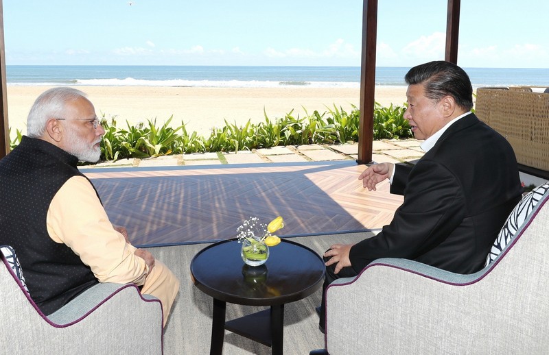 Thủ tướng Ấn Độ Narendra Modi gặp gỡ Chủ tịch Trung Quốc Tập Cận Bình tại Chennai hôm 11/10. Thủ tướng Ấn Độ Narendra Modi gặp gỡ Chủ tịch Trung Quốc Tập Cận Bình tại Chennai hôm 11/10.