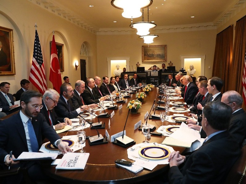 Hội đàm chính thức giữa hai bên Hội đàm chính thức giữa hai bên