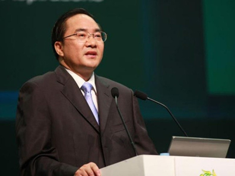 Dư Viễn Huy, Ủy viên thường vụ Khu ủy Quảng Tây, Bí thư thành ủy Nam Ninh hối lộ vợ chồng Lệnh Kế Hoạch - Cốc Lệ Bình để được thăng tiến.