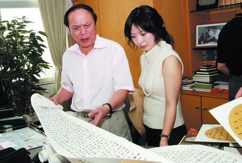 Thường Quân - "Giám đốc máy bay trực thăng" thăng tiến như diều gặp gió nhờ 2 người tình là quan chức lãnh đạo tỉnh. Thường Quân - "Giám đốc máy bay trực thăng" thăng tiến như diều gặp gió nhờ 2 người tình là quan chức lãnh đạo tỉnh.