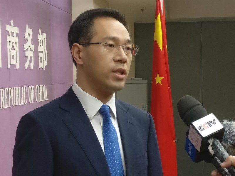 Cao Phong: Nếu hai bên Trung Quốc và Mỹ đạt được hiệp định thương mại giai đoạn đầu, họ cần hủy bỏ thuế quan ở cùng một mức, đó là điều kiện quan trọng để đạt được thỏa thuận. Cao Phong: Nếu hai bên Trung Quốc và Mỹ đạt được hiệp định thương mại giai đoạn đầu, họ cần hủy bỏ thuế quan ở cùng một mức, đó là điều kiện quan trọng để đạt được thỏa thuận.