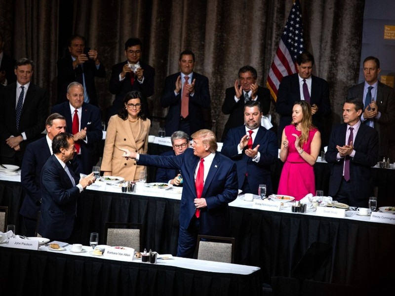 Ngày 12/11,phát biểu tại Câu lạc bộ Kinh tế New York, ông Donald Trump đe dọa gia tăng cuộc chiến thương mại với Trung Quốc. Ngày 12/11,phát biểu tại Câu lạc bộ Kinh tế New York, ông Donald Trump đe dọa gia tăng cuộc chiến thương mại với Trung Quốc.