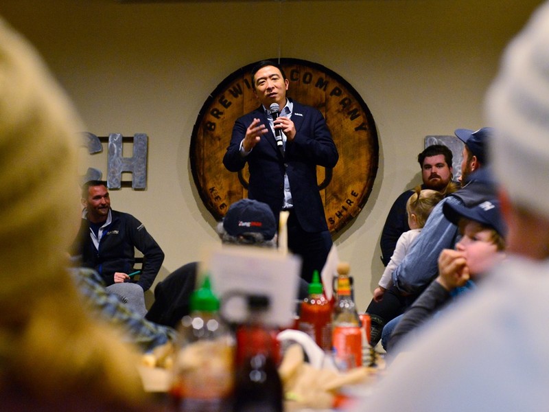 Andrew Yang hiện là 1 trong số 15 ứng cử viên của Đảng Dân chủ cạnh tranh suất đại diện cho đảng này ra tranh cử Tổng thống Andrew Yang hiện là 1 trong số 15 ứng cử viên của Đảng Dân chủ cạnh tranh suất đại diện cho đảng này ra tranh cử Tổng thống