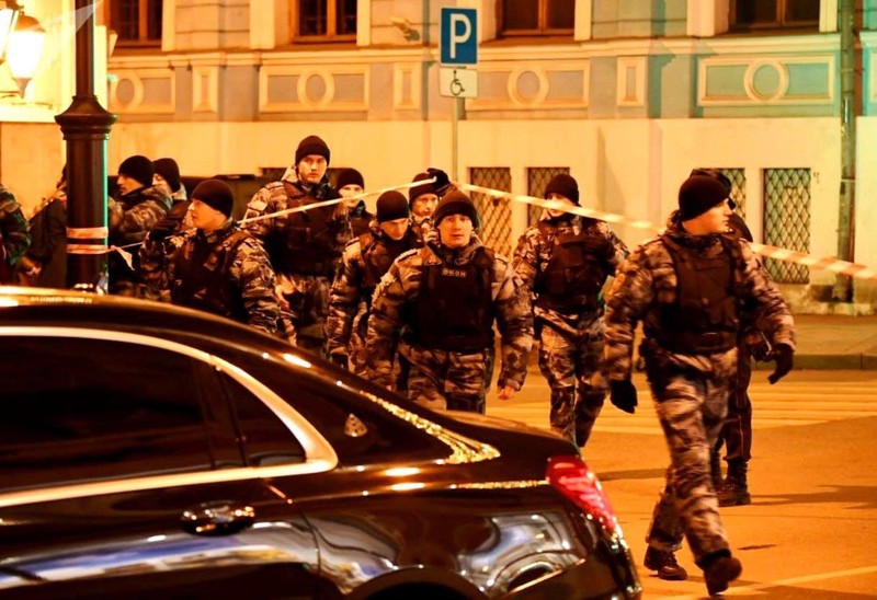 Lực lượng đặc nhiệm triển khai đến hiện trường. Lực lượng đặc nhiệm triển khai đến hiện trường.