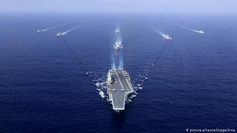 Với việc Trung Quốc đã hình thành hai biên đội tàu sân bay Liêu Ninh và Sơn Đông, cuộc đối đầu quân sự Trung - Mỹ trên biển sẽ càng gay gắt hơn. Với việc Trung Quốc đã hình thành hai biên đội tàu sân bay Liêu Ninh và Sơn Đông, cuộc đối đầu quân sự Trung - Mỹ trên biển sẽ càng gay gắt hơn.