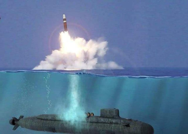 Ảnh chụp quá trình phóng Julang-3 từ tàu ngầm dưới lòng biển. Ảnh chụp quá trình phóng Julang-3 từ tàu ngầm dưới lòng biển.