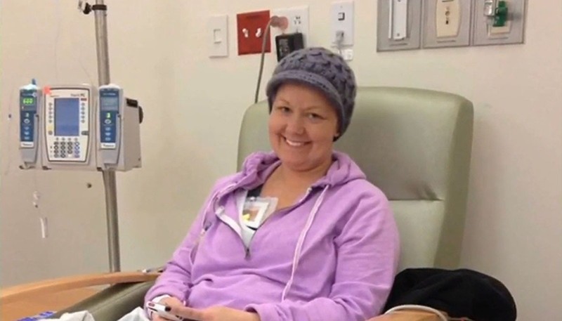 Bà Lee Mercker khi đang điều trị trên giường bệnh. Bà Lee Mercker khi đang điều trị trên giường bệnh.