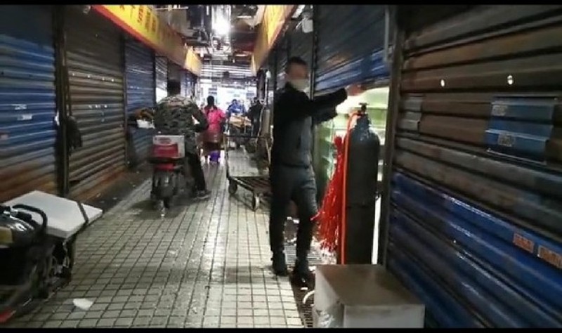 Chợ hải sản Vũ Hán đóng cửa kinh doanh từ ngày 1/1/2020 (Ảnh: Đông Phương) Chợ hải sản Vũ Hán đóng cửa kinh doanh từ ngày 1/1/2020 (Ảnh: Đông Phương)