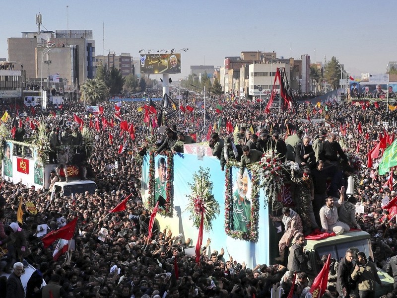 Hơn 1 triệu người Iran đã tham dự tang lễ ông Soleimani tổ chức ngày 7/1 (Ảnh: AP)