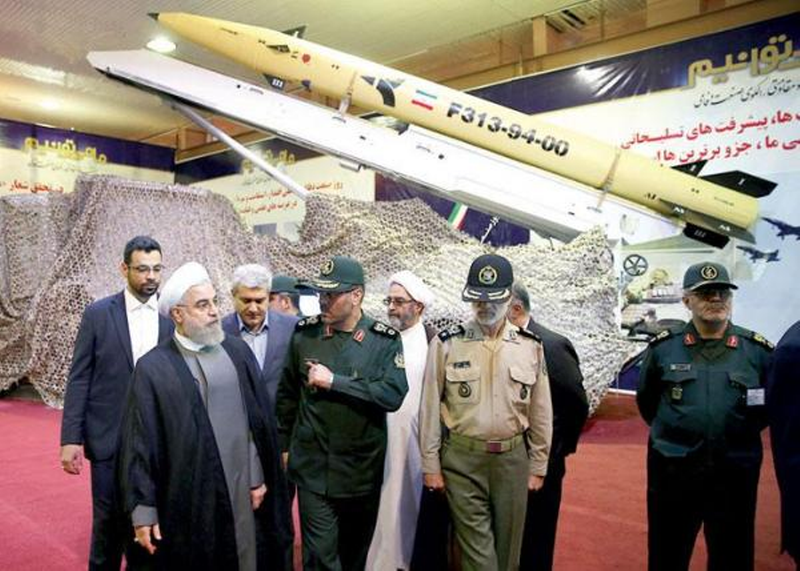 Các nhà lãnh đạo Iran tham quan tên lửa Fatah-313 (Ảnh: Guancha) Các nhà lãnh đạo Iran tham quan tên lửa Fatah-313 (Ảnh: Guancha)
