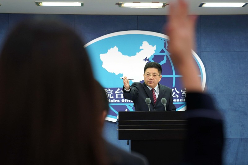 Ông Mã Hiểu Quang, người phát ngôn Văn phòng vấn đề Đài Loan của Quốc Vụ viện Trung Quốc cảnh báo bà Thái và DPP "không nên tự mình phình to, đánh giá sai tình hình, tạo ra căng thẳng và hỗn loạn ở eo biển Đài Loan và đưa Đài Loan vào tình huống nguy hiểm" (Ảnh: Tân Hoa xã)