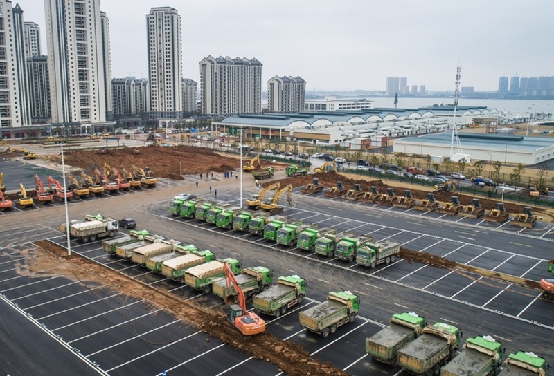 Bệnh viện Lôi Thần Sơn có sức chứa 1.600 giường đang được xây dựng cấp tốc tại Vũ Hán (Ảnh: Đa Chiều) Bệnh viện Lôi Thần Sơn có sức chứa 1.600 giường đang được xây dựng cấp tốc tại Vũ Hán (Ảnh: Đa Chiều)