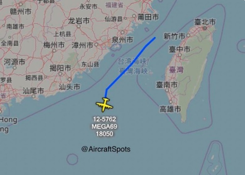 Sơ đồ đường bay xuyên eo biển Đài Loan của chiếc MC-130J của Mỹ (Ảnh: Đông Phương)
