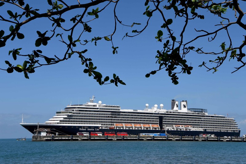 Tàu Westerdam cập cảng Sihanoukville hôm 13/2 (Ảnh: AFP)