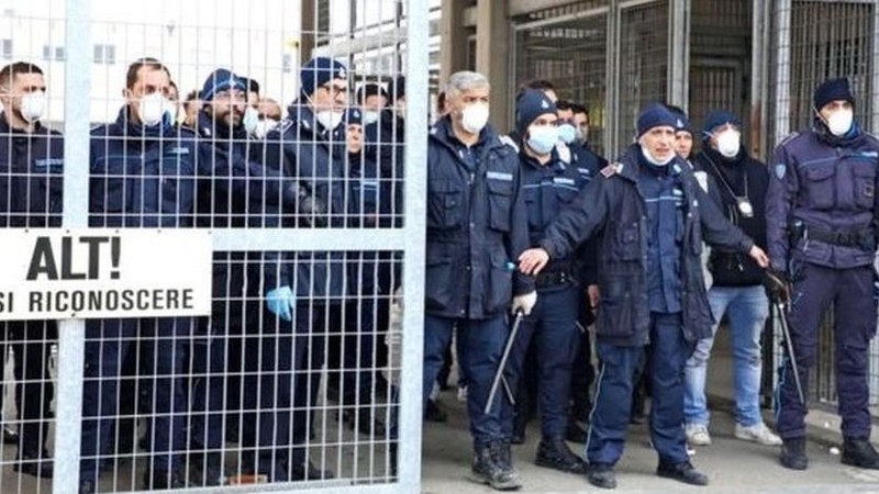 Các cuộc bạo loạn tại các nhà tù trong cả nước hôm 9/3 đã làm 6 người bị chết (Ảnh: EPA). Các cuộc bạo loạn tại các nhà tù trong cả nước hôm 9/3 đã làm 6 người bị chết (Ảnh: EPA).