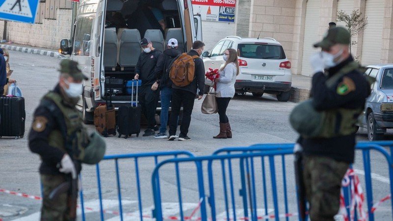 Nhiều quốc gia đã ban bố tình trạng khẩn cấp hoặc giới nghiêm (Ảnh: Đa Chiều). Nhiều quốc gia đã ban bố tình trạng khẩn cấp hoặc giới nghiêm (Ảnh: Đa Chiều).