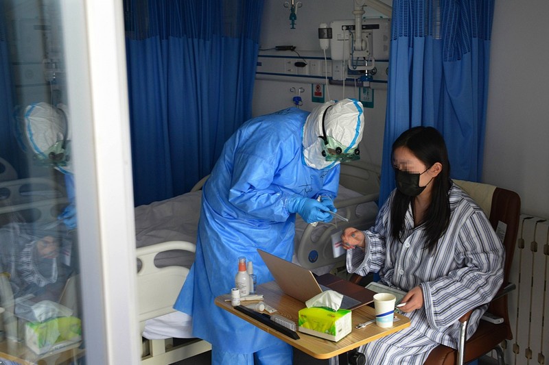 Từ ngày 1/4, Trung Quốc bắt đầu công bố số liệu về số bệnh nhân không có triệu chứng do lo ngại dịch bệnh tái bùng phát (Ảnh: Tân Hoa xã).