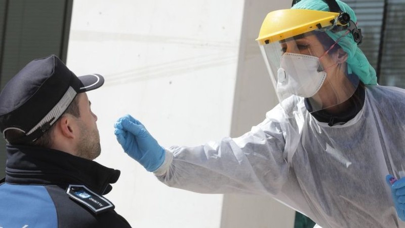 Nhu cầu về vật tư y tế của châu Âu đang tăng rất nhanh (Ảnh: AFP).