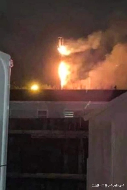 Cột anten phát sóng bị đốt (Ảnh: Guancha). Cột anten phát sóng bị đốt (Ảnh: Guancha).