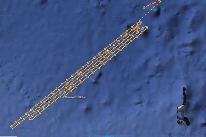 Tàu thăm dò "Địa chất biển - 8" của Trung Quốc hoạt động khảo sát bên trong vùng đặc quyền kinh tế của Malaysia (Ảnh: HSH).