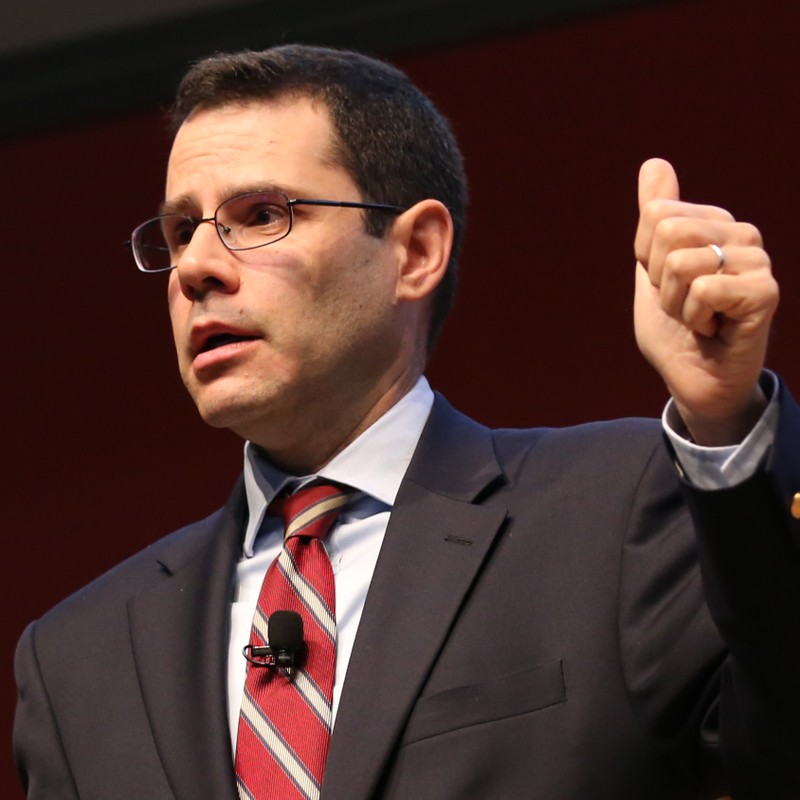 Ông Michael R. Auslin, tác giả của bài viết (Ảnh: Hoover.org). Ông Michael R. Auslin, tác giả của bài viết (Ảnh: Hoover.org).