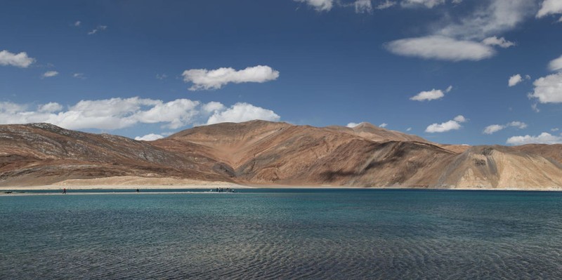 Hồ Pangong điểm nóng tranh chấp chưa được tháo ngòi nổ ở biên giới Trung - Ấn (Ảnh: Đa Chiều).